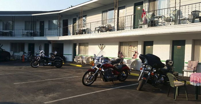 Flamingo Motel - From Web Listing (newer photo)